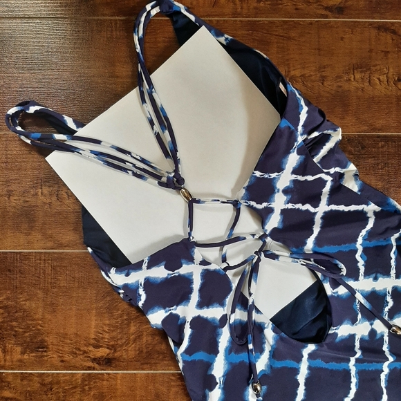 TiniBikini Deep V One Piece Swimsuit Size Small - Picture 6 of 8